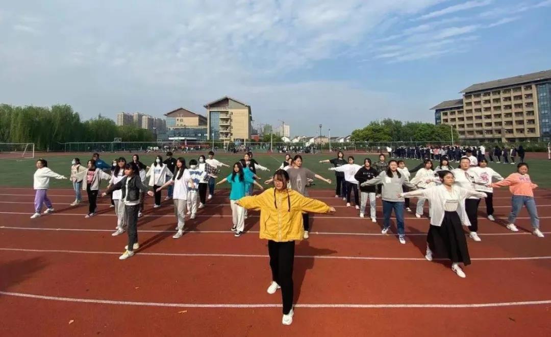 塘栖校区广播体操比赛拉开帷幕