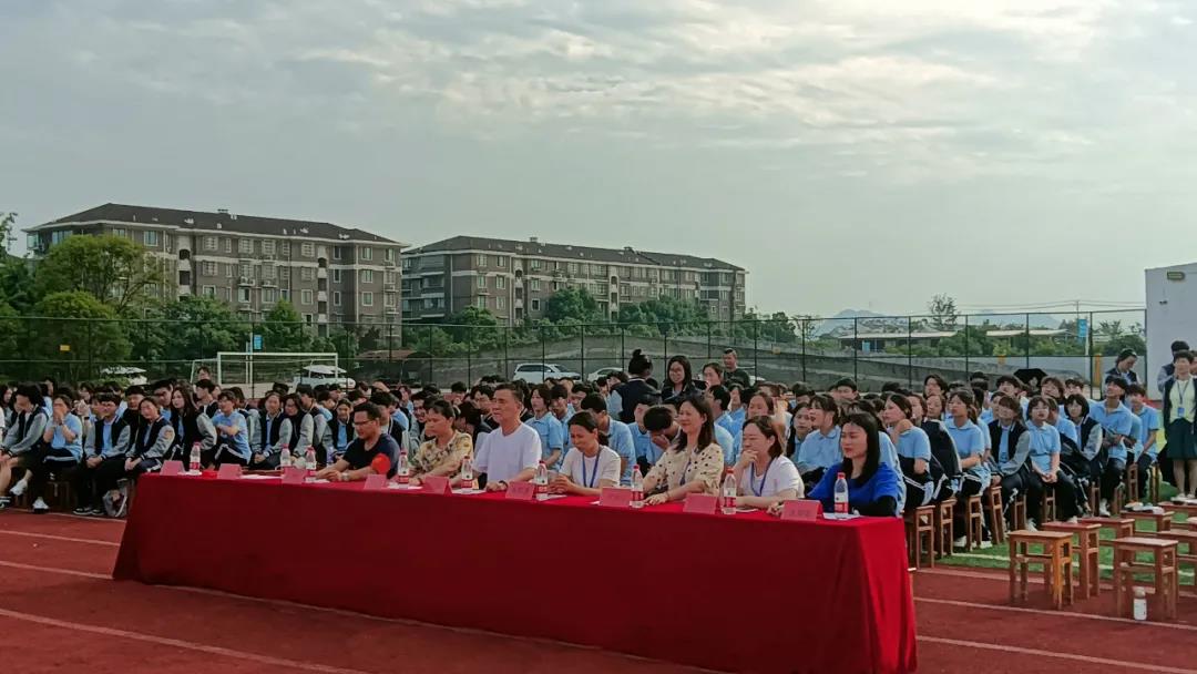 校园 | “不忘初心，红心向党”—— 富阳校区举行红歌合唱比赛