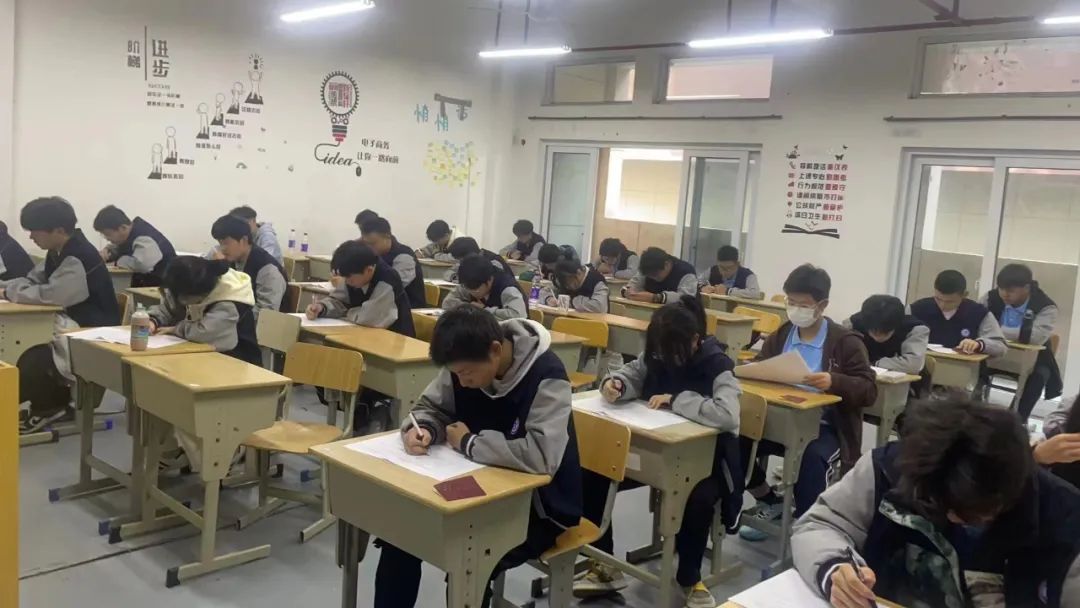 以考促学 以考促知 以考促教 —— 直击塘栖校区期中考试现场