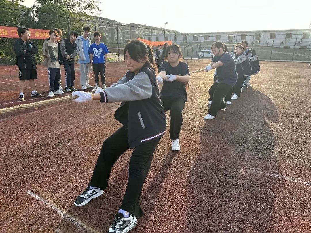 勠力同心 “绳”采飞扬——我校富阳校区拔河比赛(图9)