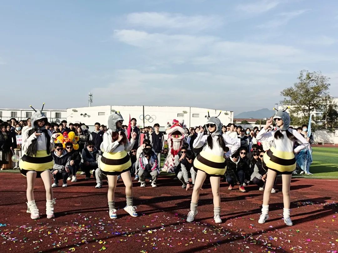 青春有梦 奋力拼搏——我校富阳校区第三届学生运动会开幕(图10)
