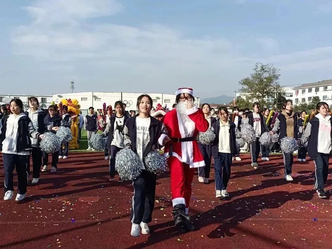青春有梦 奋力拼搏——我校富阳校区第三届学生运动会开幕(图6)
